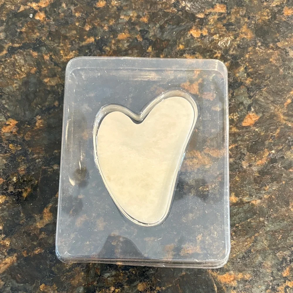 New Quartz Heart-Shaped Gua Sha Facial Tool